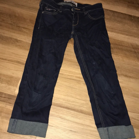 Hollister Jeans (Cropped) - Picture 2 of 4